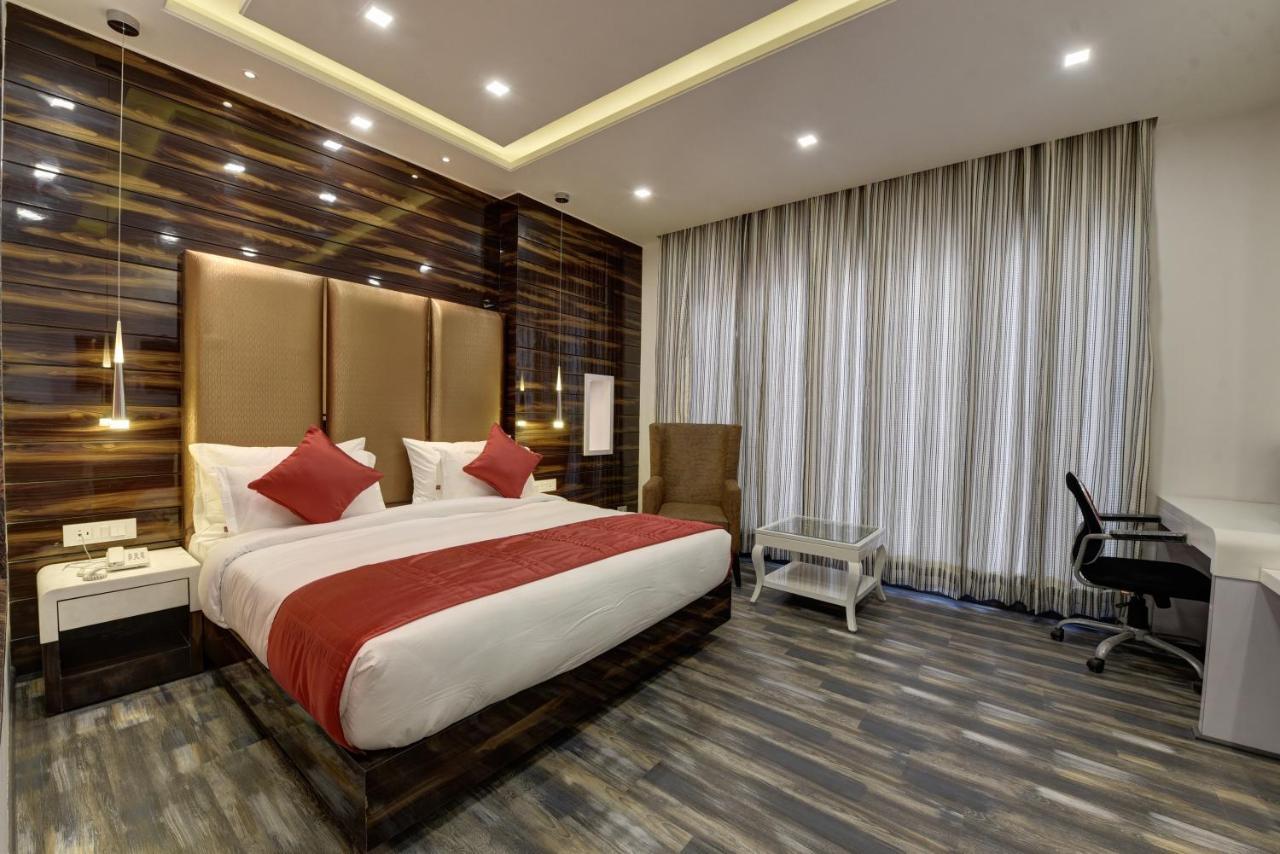 Golden Tree Hotel Noida Ngoại thất bức ảnh