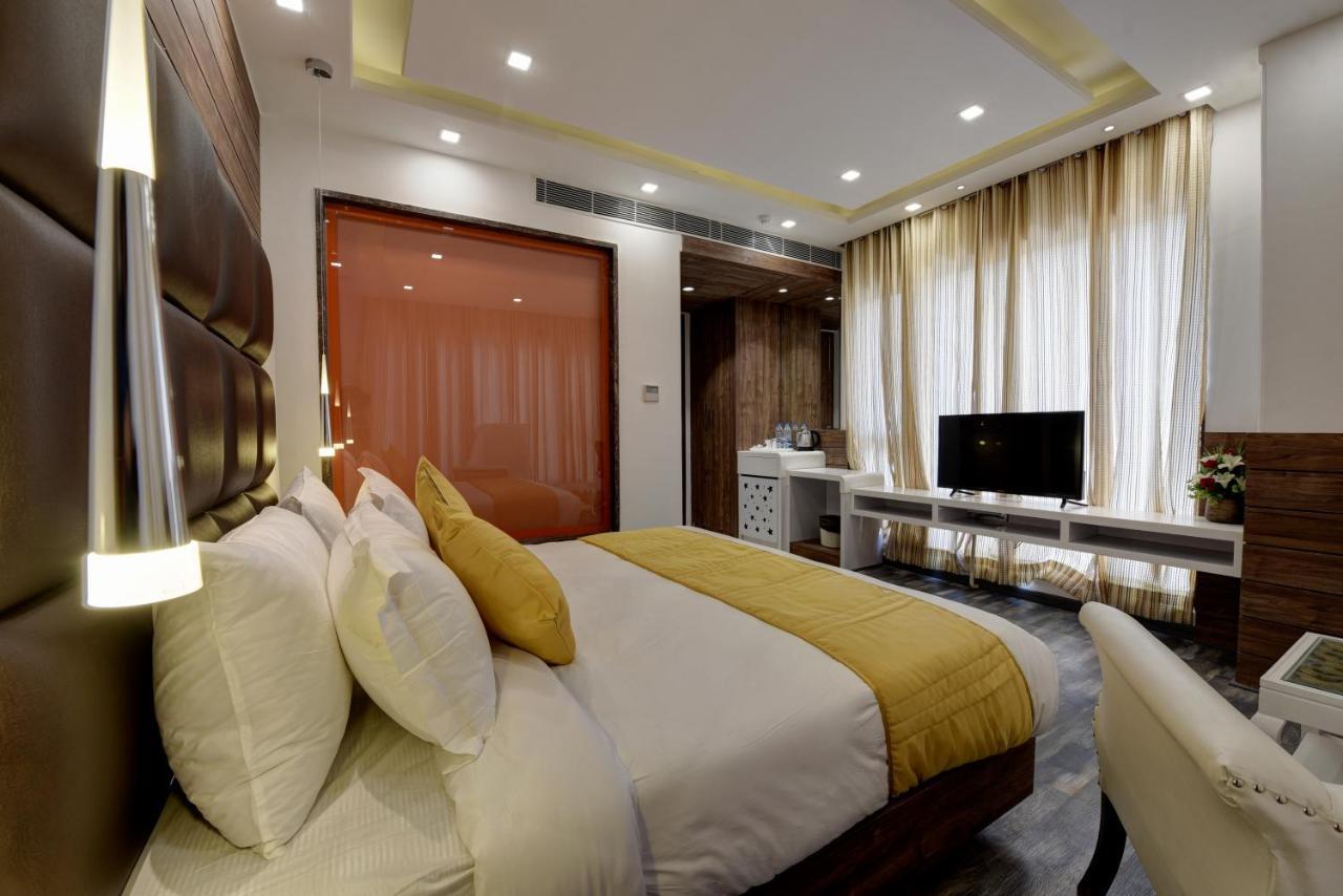 Golden Tree Hotel Noida Ngoại thất bức ảnh