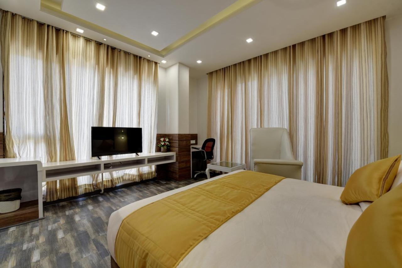 Golden Tree Hotel Noida Ngoại thất bức ảnh