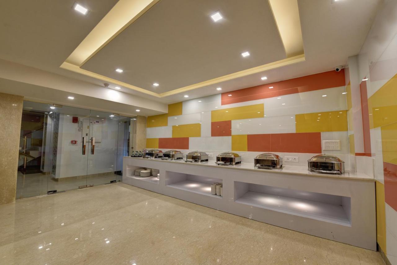 Golden Tree Hotel Noida Ngoại thất bức ảnh