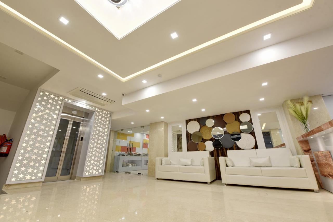 Golden Tree Hotel Noida Ngoại thất bức ảnh