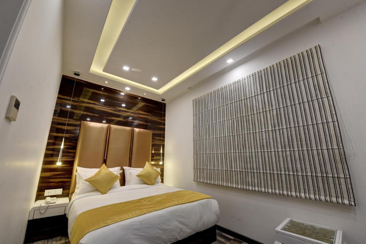 Golden Tree Hotel Noida Ngoại thất bức ảnh