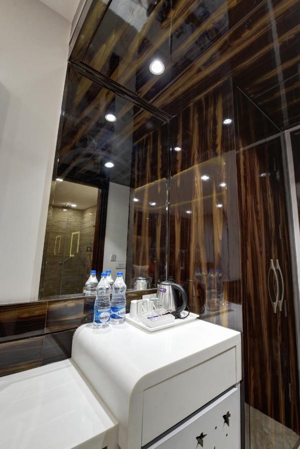 Golden Tree Hotel Noida Ngoại thất bức ảnh