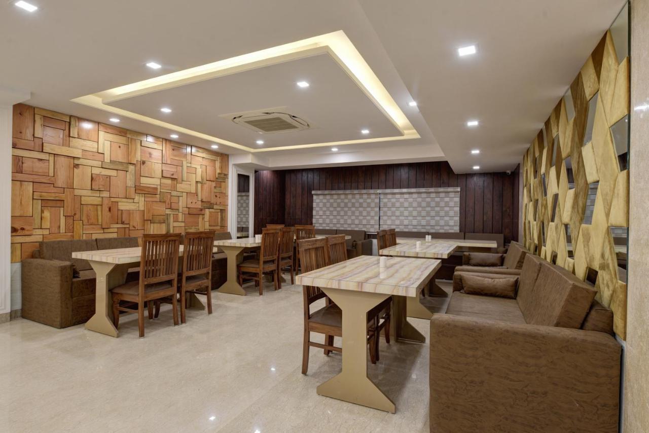 Golden Tree Hotel Noida Ngoại thất bức ảnh